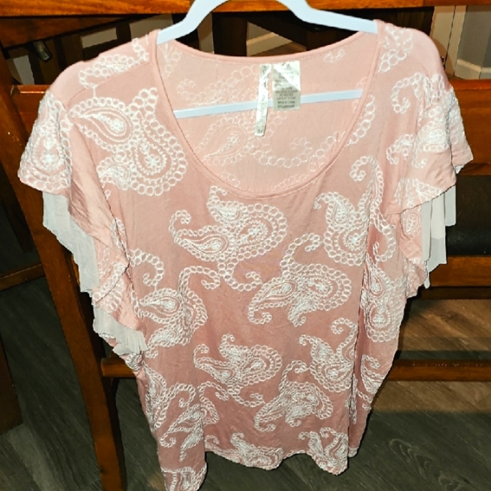 Forgotten Grace Plus sz 3X Pink Paisley Top. Gorgeous like new